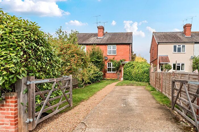2 Bedroom Cottage For Sale In Murrells Lane, Camberley, GU15