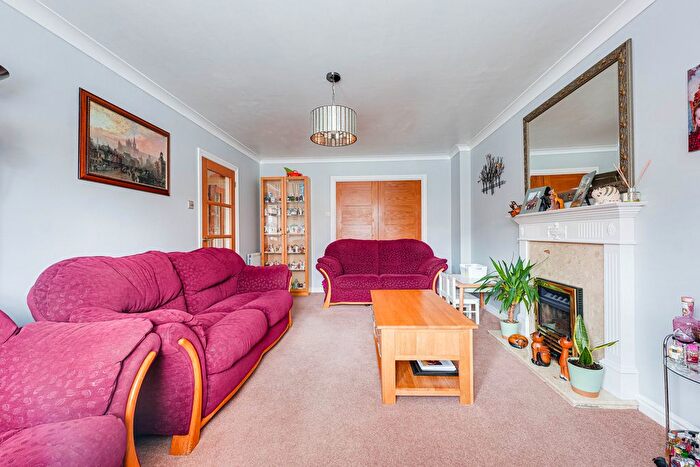 4 Bedroom Detached House For Sale In Spindle Beams, Rochford, SS4