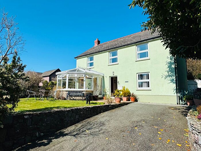 3 Bedroom Property To Rent In Church Street, Carmarthen, SA33