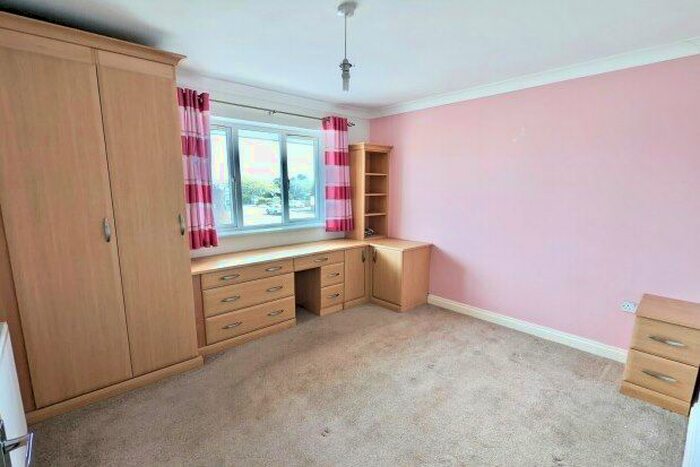 1 Bedroom Flat To Rent In Sea Grove Avenue, Hayling Island, PO11