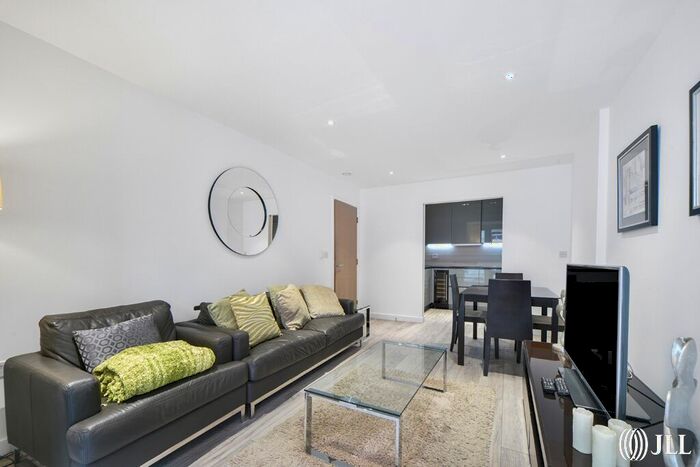 2 Bedroom Flat To Rent In Devan Grove, London, N4