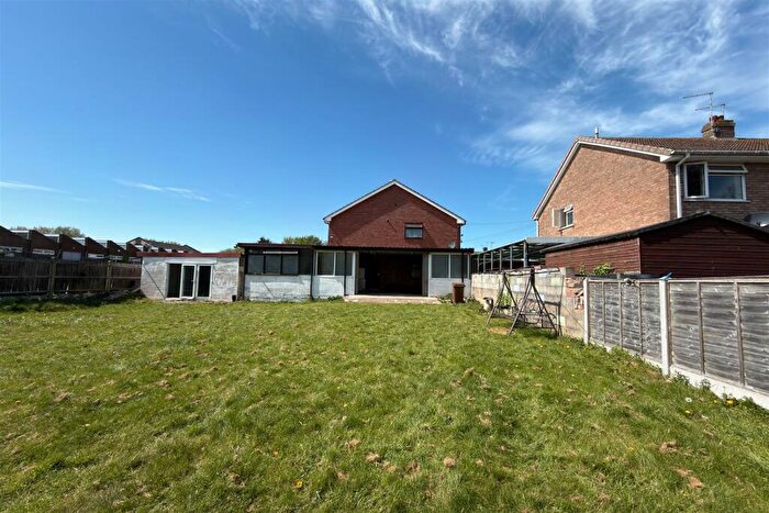 3 Bedroom Semi-Detached House For Sale In Burton Road, Branston, Burton-On-Trent, DE14