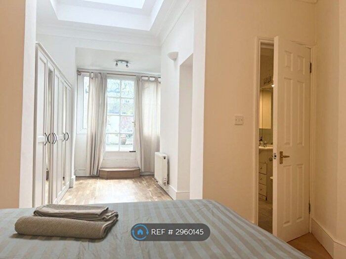 1 Bedroom Flat To Rent In Danbury St, London, N1