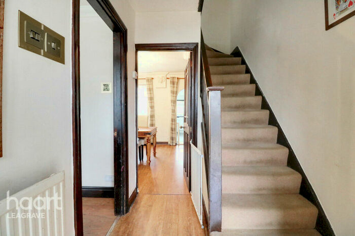 3 Bedroom Terraced House For Sale In Westmorland Avenue, Luton, LU3