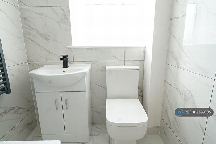 2 Bedroom Flat To Rent In Aurelia House, Brighouse, HD6