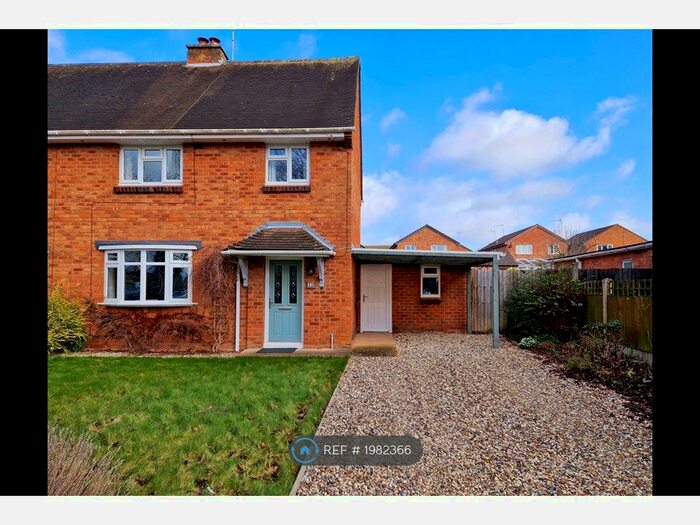 3 Bedroom End Of Terrace House To Rent In Alauna Avenue, Alcester, B49