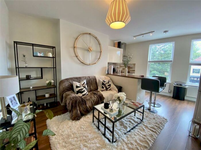 2 Bedroom Flat To Rent In Burton Road, West Didsbury, Manchester, M20