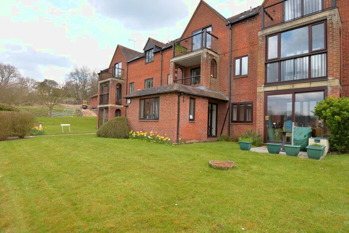 1 Bedroom Flat To Rent In Parklands, Farmoor OX2