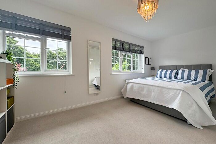4 Bedroom Detached House For Sale In Clarendon Park, Lymington, Hampshire, SO41
