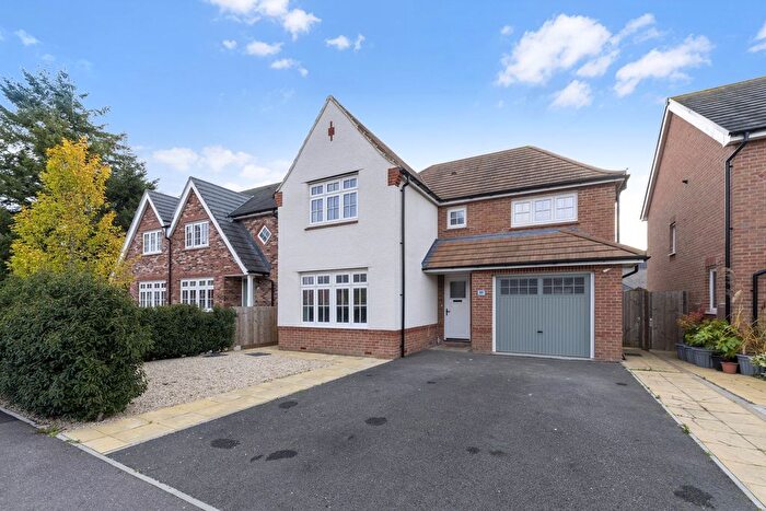4 Bedroom Detached House For Sale In Vale View, Shaftesbury, SP7