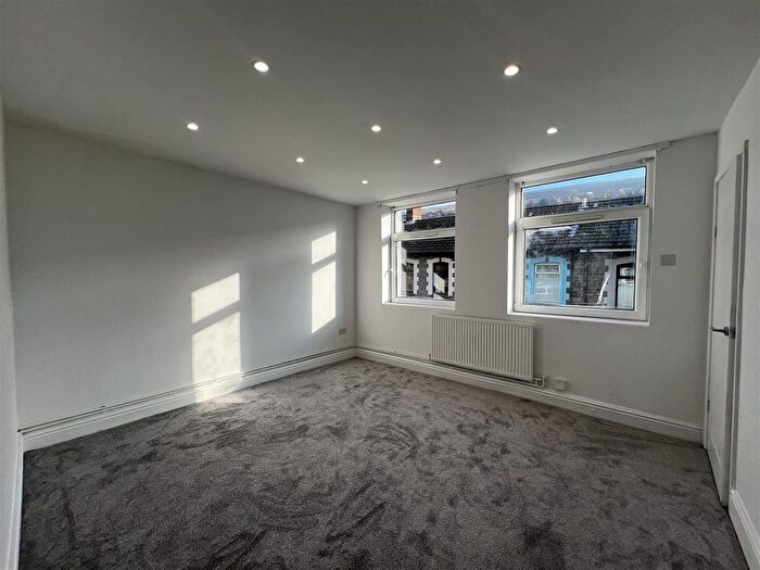 2 Bedroom Flat To Rent In Flat C, Ynyshir Road, Porth, CF39