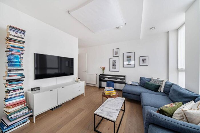 2 Bedroom Flat To Rent In Amelia Street, London, , Elephant And Castle, London, SE17