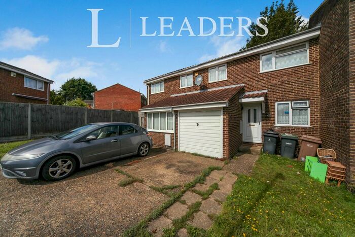 2 Bedroom Garage / Parking To Rent In Wolston Close, Luton, LU1