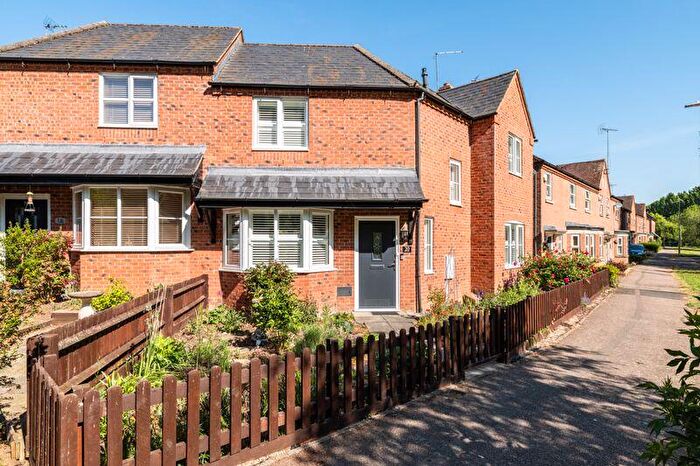 3 Bedroom Semi-Detached House For Sale In Rays Close, Bletchley, Milton Keynes, MK2