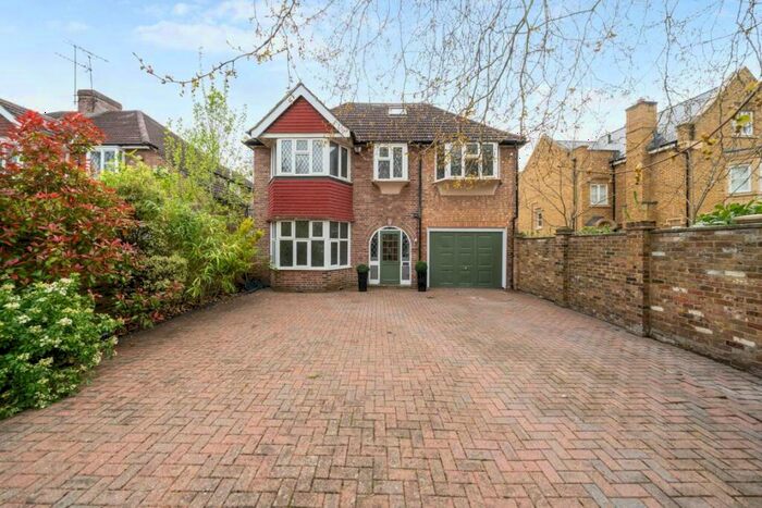 5 Bedroom Detached House To Rent In Upper Teddington Road, Hampton Wick, KT1