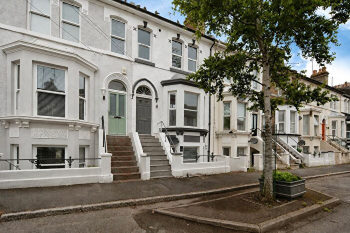 3 Bedroom Maisonette For Sale In Mann Street, Hastings, TN34