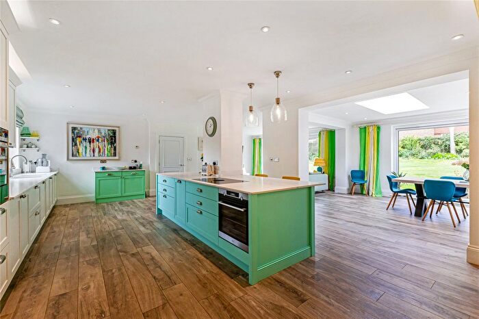 7 Bedroom Detached House To Rent In Lockestone Close, Weybridge, KT13