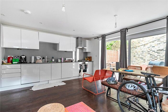 2 Bedroom Apartment To Rent In Princess Crescent, London, N4