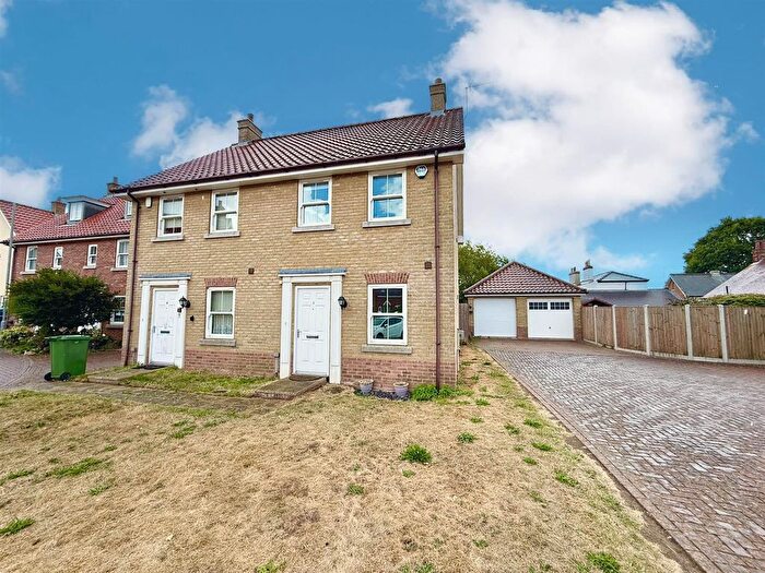 2 Bedroom Semi-Detached House For Sale In Bradfield Drive, Martham., NR29