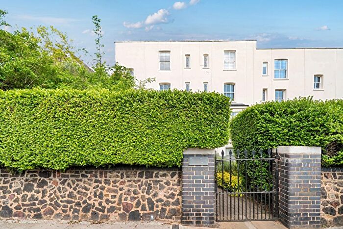 3 Bedroom Flat To Rent In Haringey Park, London, N8