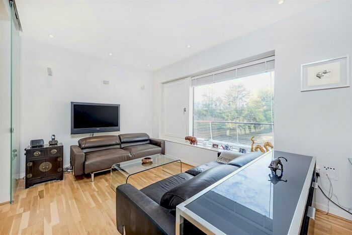 1 Bedroom Flat To Rent In Cubitt Building, Grosvenor Waterside, Gatliff Road, London, SW1W