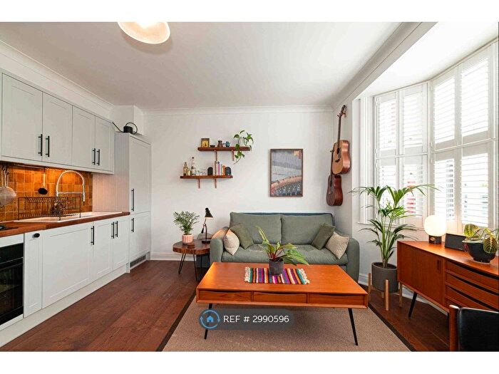 1 Bedroom Flat To Rent In Granville Road, London, E17