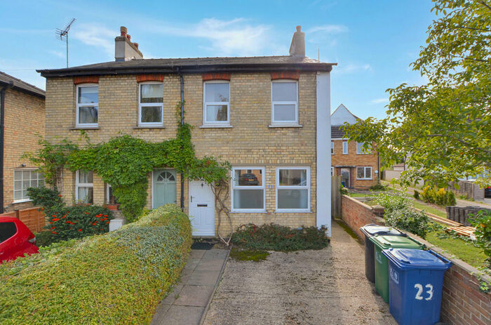 3 Bedroom Semi-Detached House To Rent In Bishops Road, Trumpington, CB2