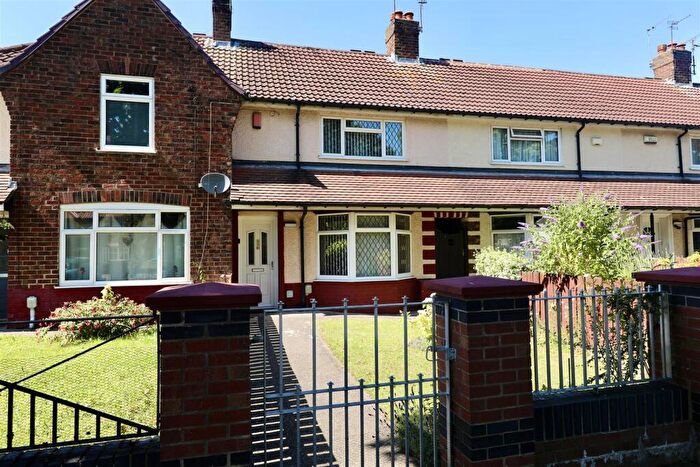 2 Bedroom Terraced House For Sale In Greenwood Avenue, Hull, HU6