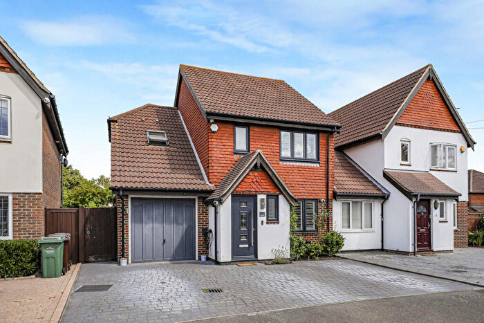 4 Bedroom Detached House For Sale In Landale Gardens, Dartford, DA1