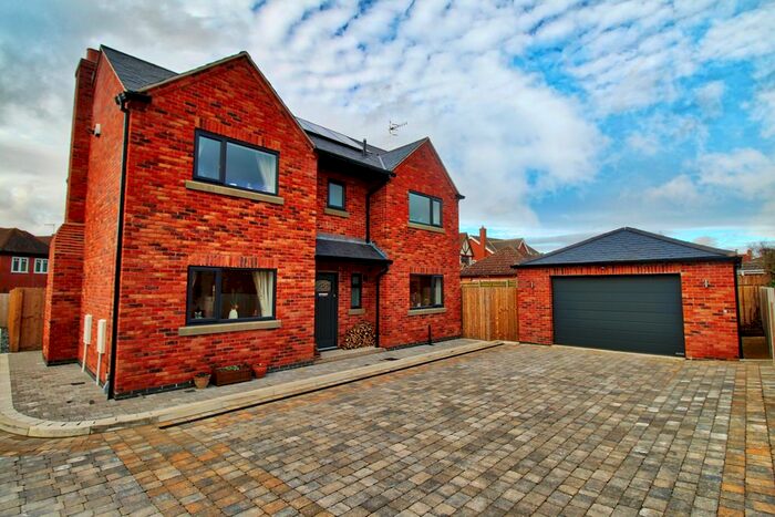 4 Bedroom Detached House For Sale In Blacksmiths Lane, Lower Moor, Pershore WR10