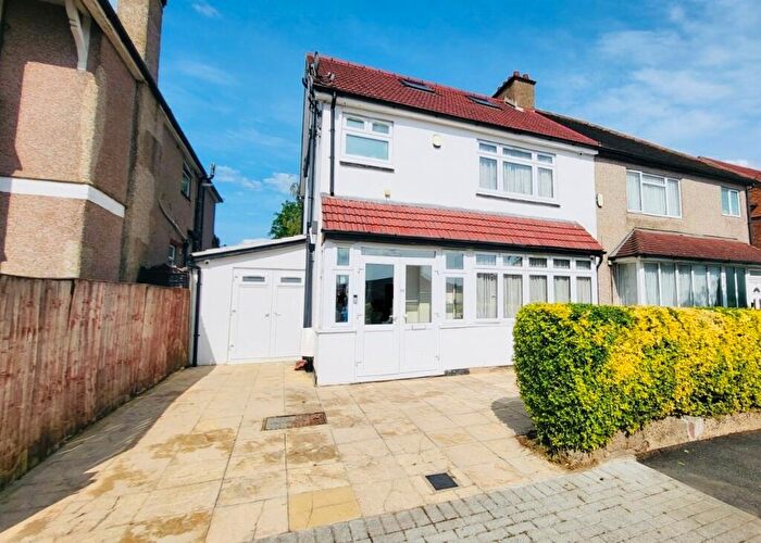 4 Bedroom Semi-Detached House For Sale In Heming Road, HA8