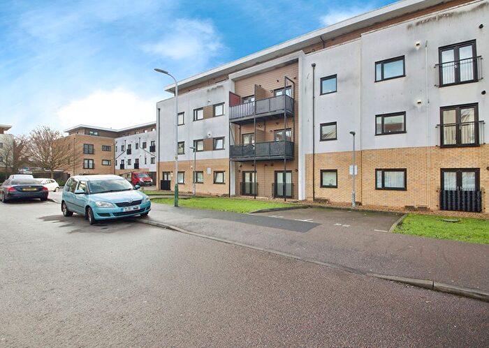 2 Bedroom Flat For Sale In Spring Gardens, Romford, RM7