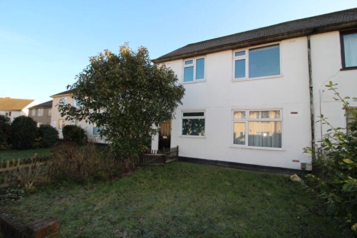 2 Bedroom Flat To Rent In Burr Close, Bexleyheath, Kent, DA7