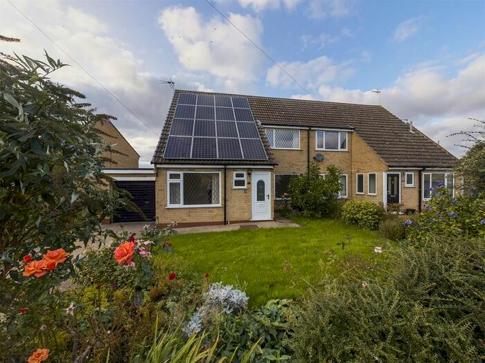 3 Bedroom Semi-Detached House To Rent In Bedale Road, Market Weighton, York, YO43