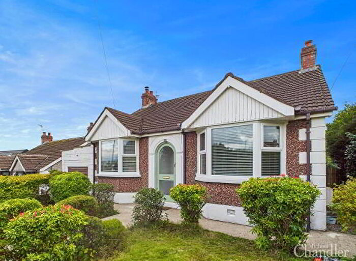 3 Bedroom Detached Bungalows For Sale In Frankhill Park, Belfast, BT8