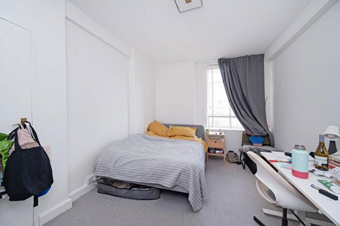 Studio To Rent In Charterhouse Square, Barbican, London, EC1M
