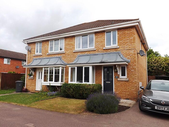 3 Bedroom House To Rent In Bryony Close, MK41