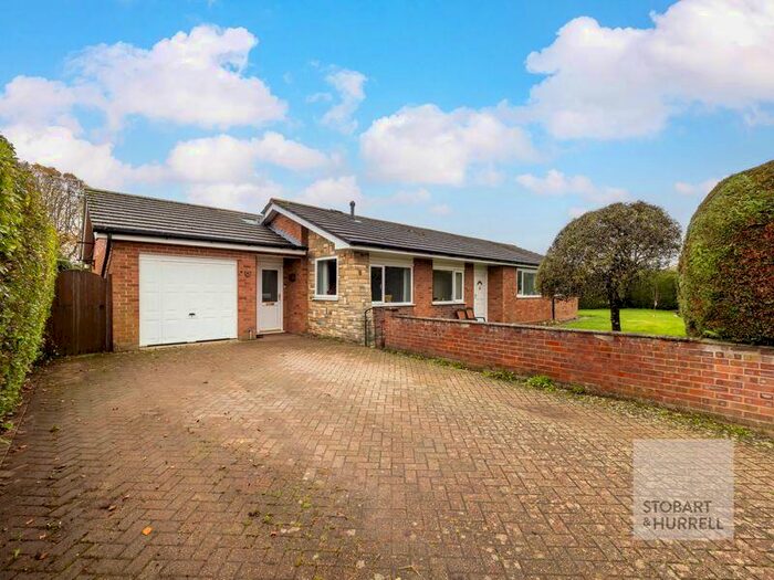 4 Bedroom Detached Bungalow For Sale In Suffield Close, North Walsham, Norfolk, NR28
