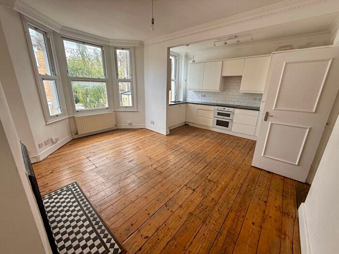 2 Bedroom Flat To Rent In Stansfield Road, London, SW9