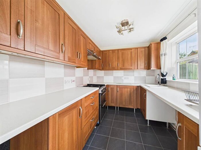 2 Bedroom Detached Bungalow For Sale In Broadstairs Close Howdale Road Hull, HU8