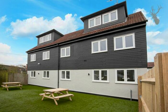 1 Bedroom Flat To Rent In Hemnall Street, Epping, CM16