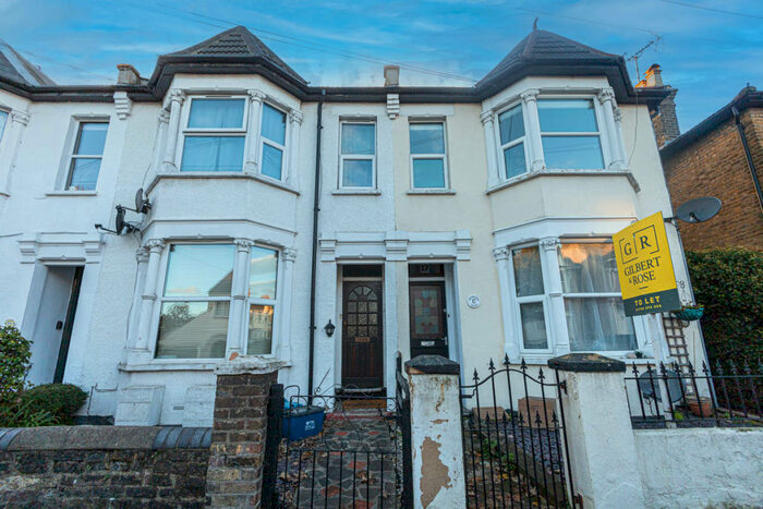 2 Bedroom Apartment To Rent In Cranleigh Drive, Leigh-on-sea, SS9