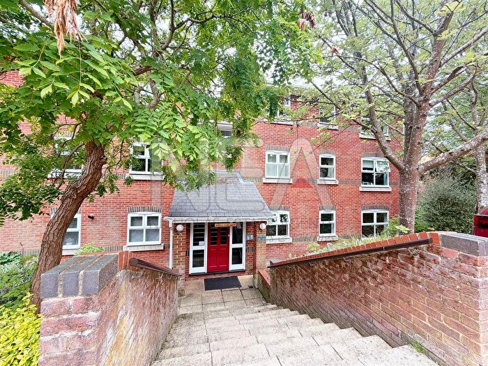 2 Bedroom Flat To Rent In Warren House, St. Peters Avenue, Caversham, Reading, RG4