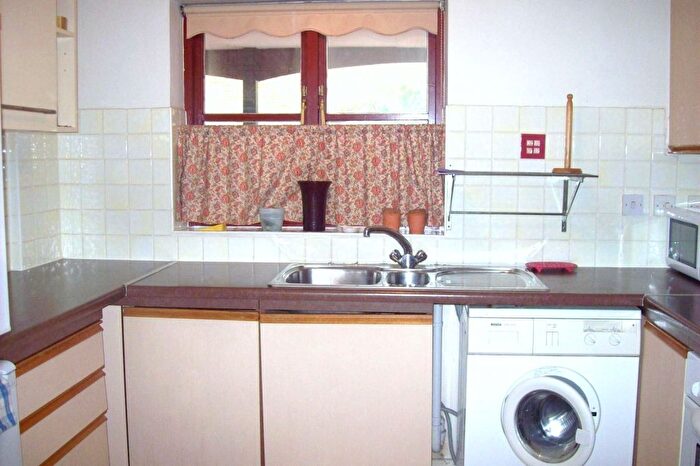 1 Bedroom Flat To Rent In Plymouth Wharf, London, E14