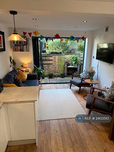 2 Bedroom Flat To Rent In Beresford Road, Harringay, N8