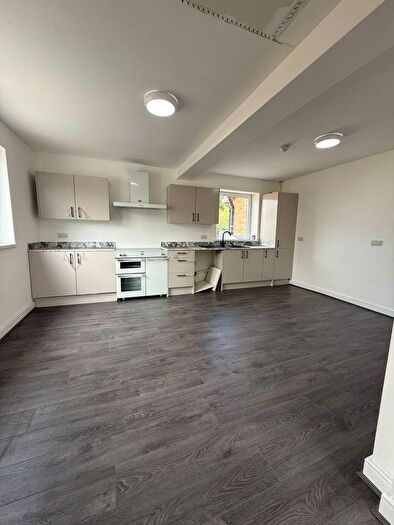 2 Bedroom Flat To Rent In Shill Bank Lane, WF14