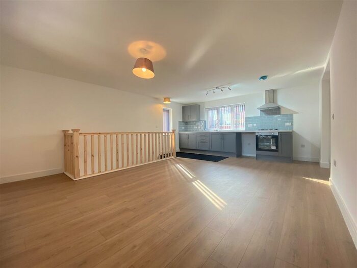 1 Bedroom Flat To Rent In Cherry Orchard, Kidderminster, Worcestershire, DY10