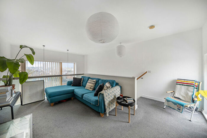 2 Bedroom Apartment For Sale In Tidemill Way, London, SE8
