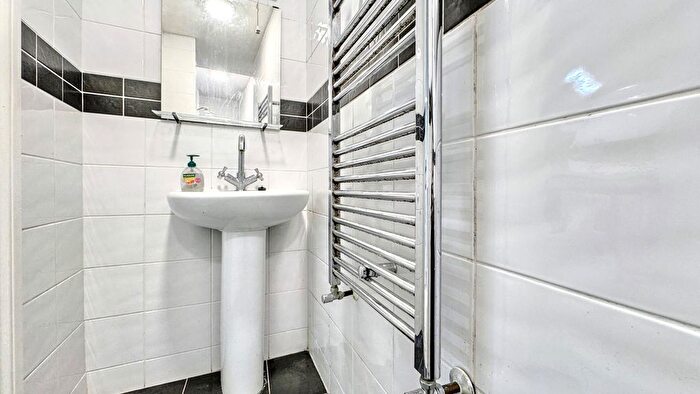 1 Bedroom Flat To Rent In Coldharbour Road, Westbury Park, Bristol, BS6