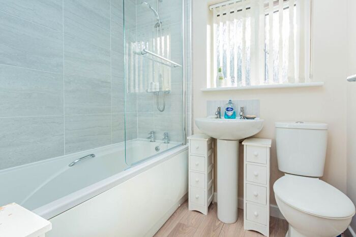 2 Bedroom Semi-Detached Bungalow For Sale In Rock Road, Finedon, NN9